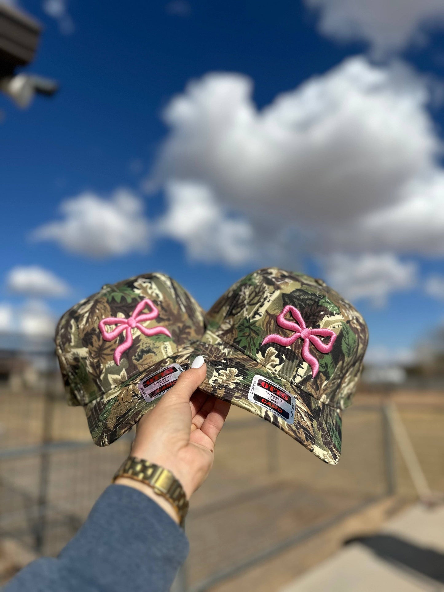 Bow puff embroidered