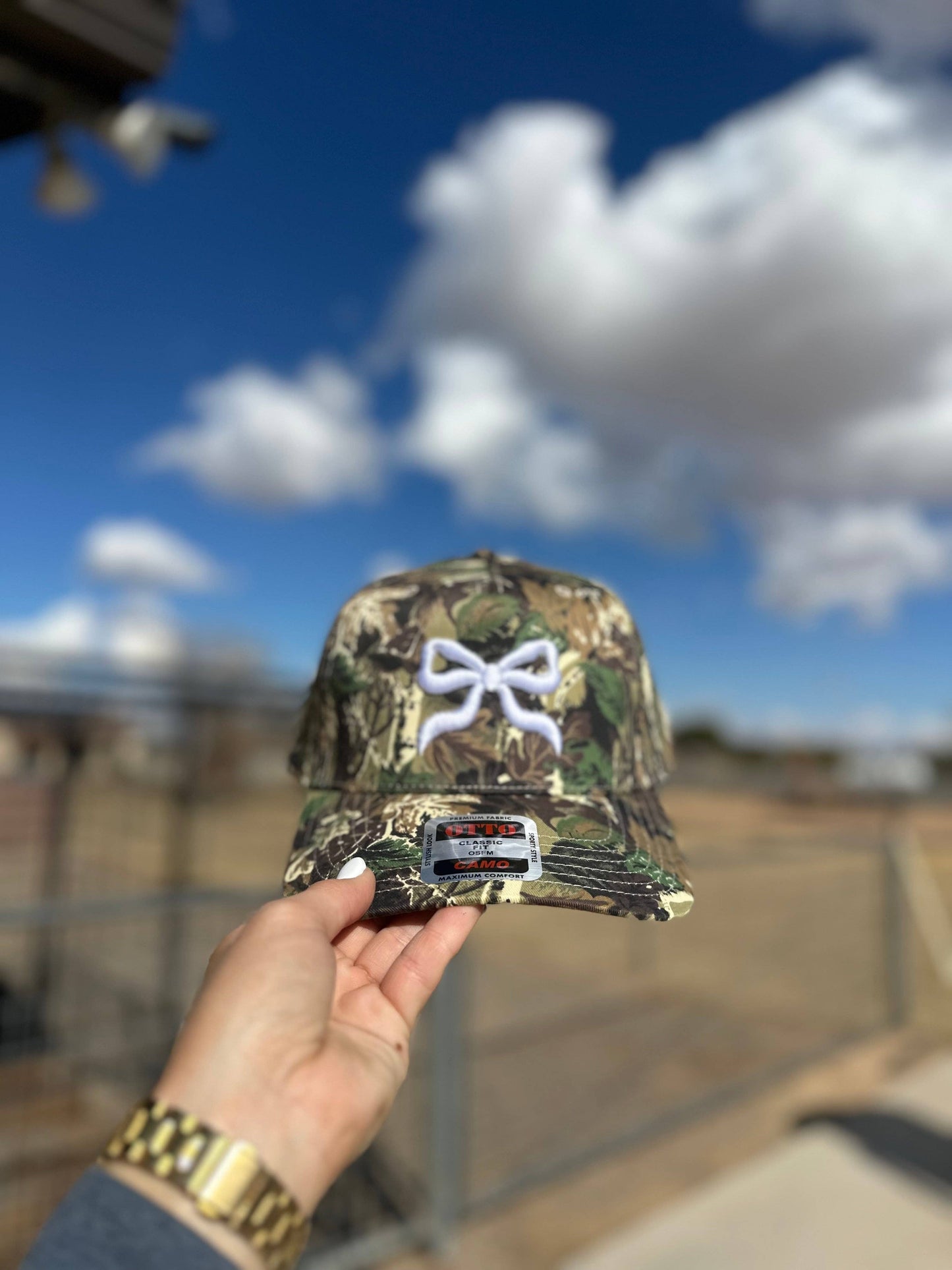 Bow puff embroidered