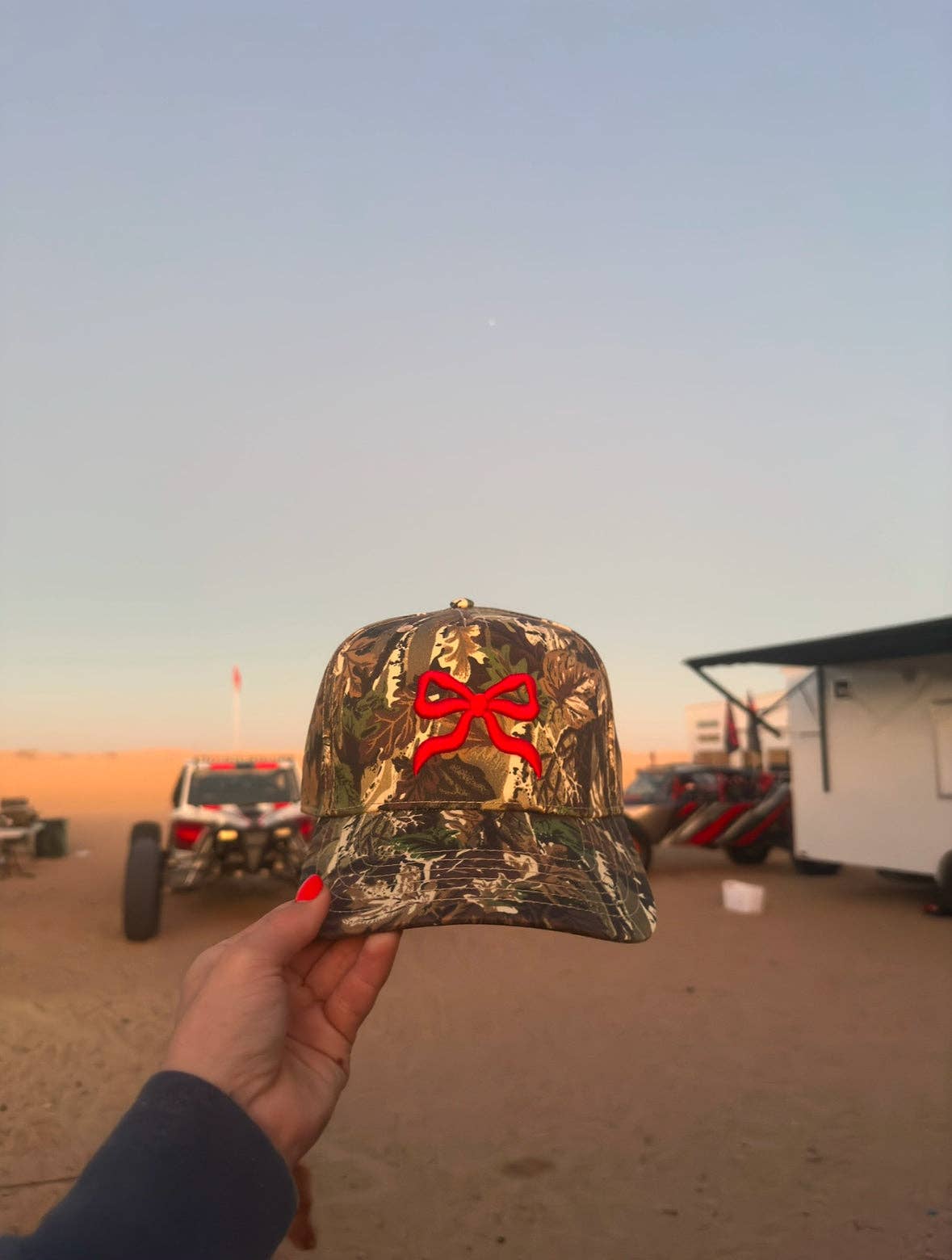 Bow puff embroidered