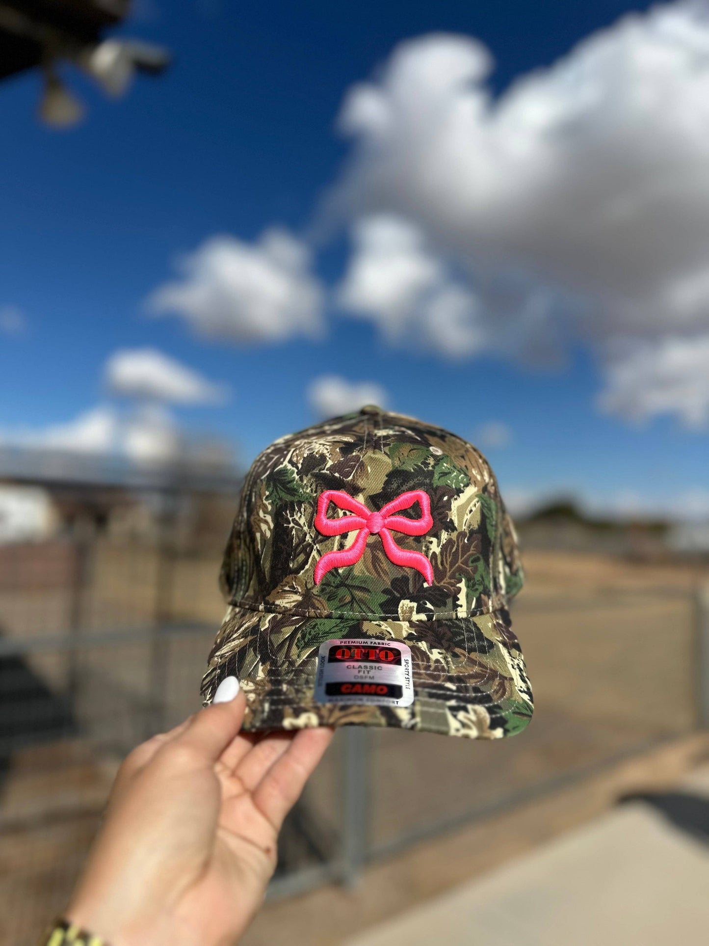 Bow puff embroidered