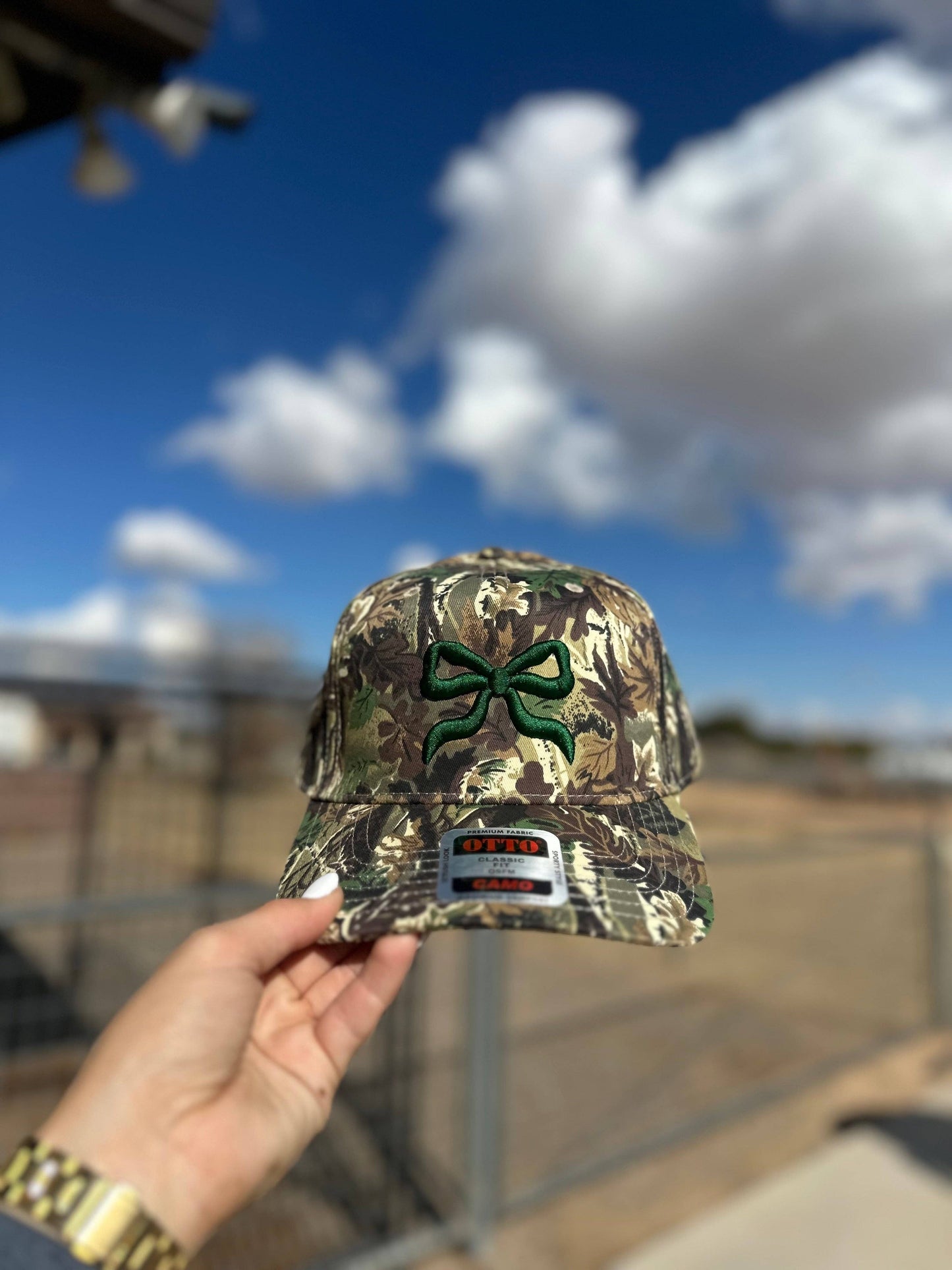 Bow puff embroidered