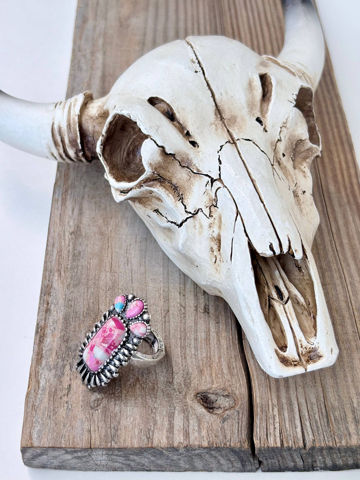 Western Style Stone Stretch Ring