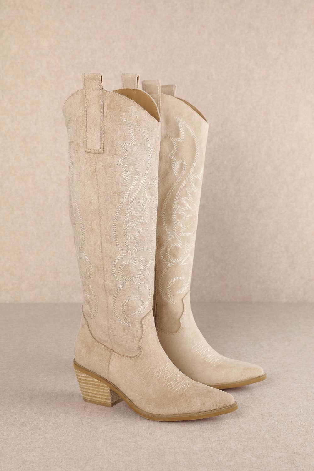 Classic Pointed-Toe Western Boot