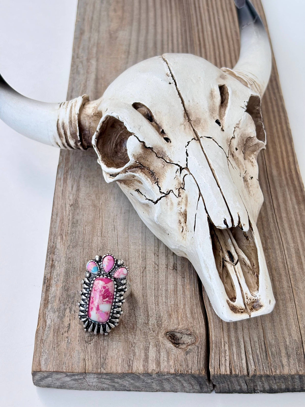 Western Style Stone Stretch Ring