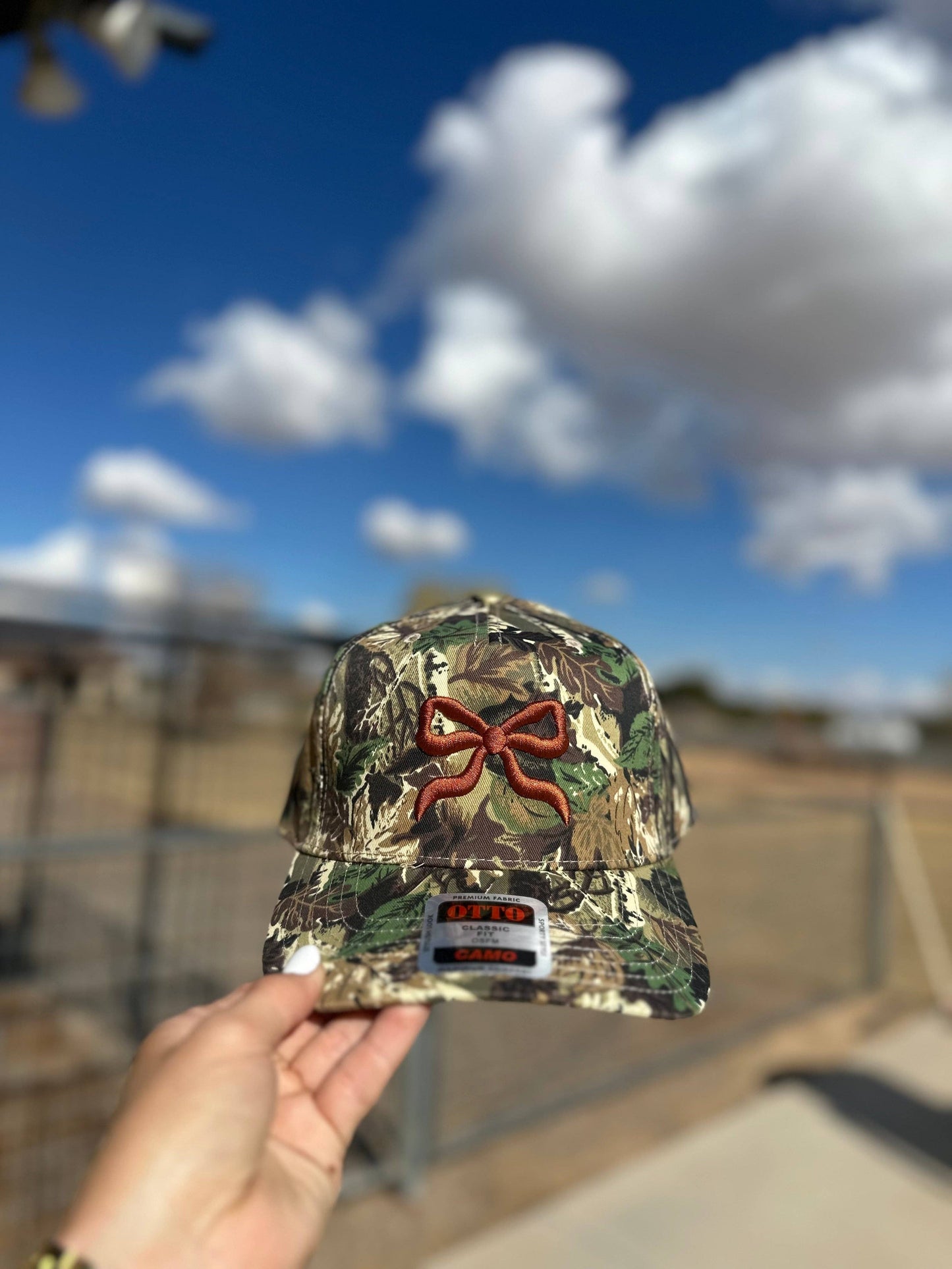 Bow puff embroidered