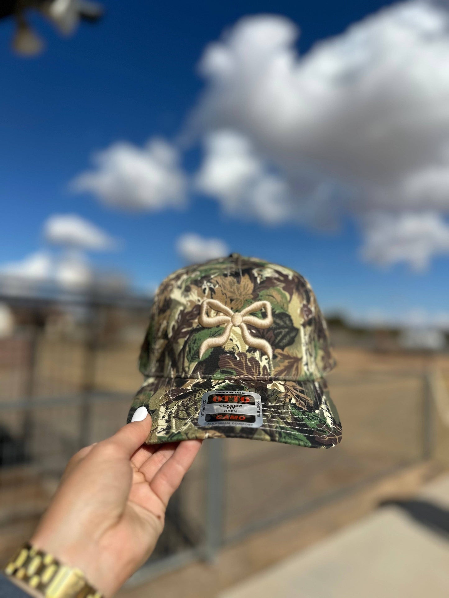 Bow puff embroidered