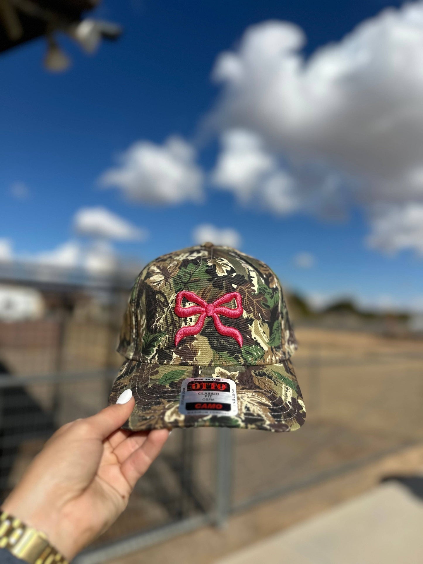 Bow puff embroidered