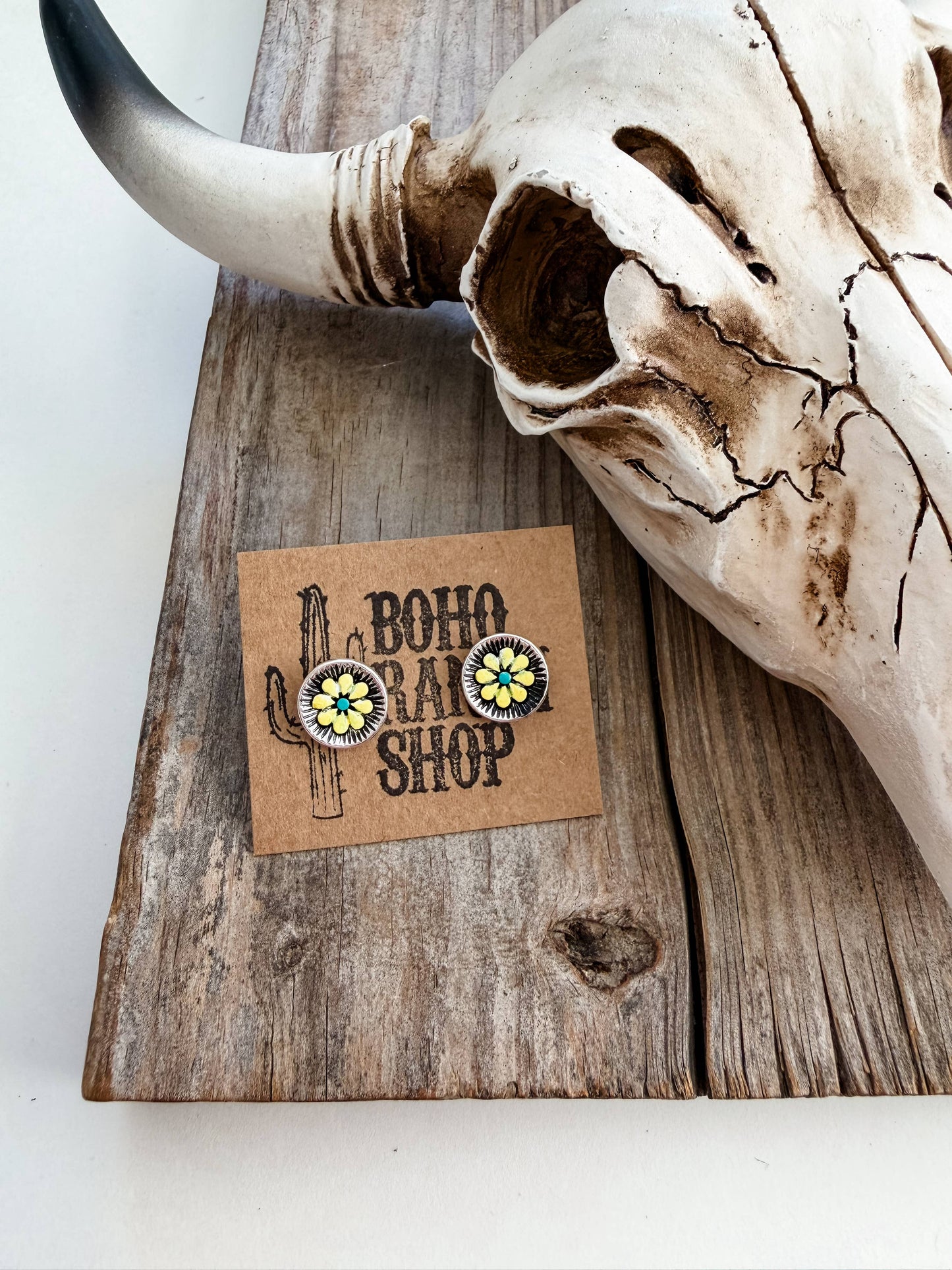 Western Flower Round Stud Earrings